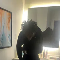 Poslechněte si interpreta undefined, sledujte hudební videa, přečtěte si životopis, podívejte se na data turné a další informace.