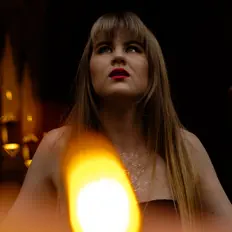 Listen to Issy Burnup, watch music videos, read bio, see tour dates & more!