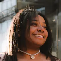 Escucha a undefined, mira videos musicales, lee su biografía, consulta las fechas de las gira y más.