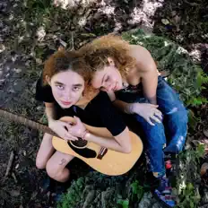 Ακούστε περιεχόμενο από rug, παρακολουθήστε μουσικά βίντεο, διαβάστε το βιογραφικό, δείτε ημερομηνίες περιοδείας, και πολλά ακόμη!