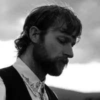 Escucha a undefined, mira videos musicales, lee su biografía, consulta las fechas de las gira y más.