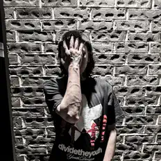 Ouça ROACH iKARi, assista a videoclipes, leia a biografia, veja as datas das turnês e mais!