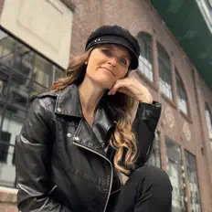 Listen to Auntie G, watch music videos, read bio, see tour dates & more!