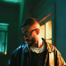 Kali-Bを聴いたり、ミュージックビデオを鑑賞したり、経歴やツアー日程などを確認したりしましょう！