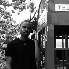 Poslechněte si interpreta SRE, sledujte hudební videa, přečtěte si životopis, podívejte se na data turné a další informace.