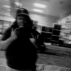 Escucha a OneKay, mira videos musicales, lee su biografía, consulta las fechas de las gira y más.