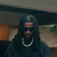 Xarocを聴いたり、ミュージックビデオを鑑賞したり、経歴やツアー日程などを確認したりしましょう！