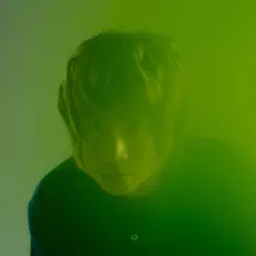 聆聽 SOBBOY、觀看音樂影片、閱讀小傳、查看巡演日期等！