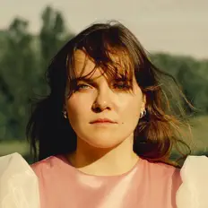 收听 Mel、观看音乐视频、阅读小传、查看巡演日期等 ！