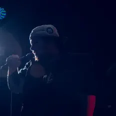 Poslechněte si interpreta IsThatSully?, sledujte hudební videa, přečtěte si životopis, podívejte se na data turné a další informace.