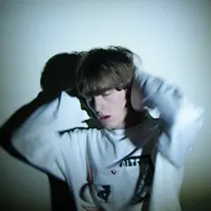 LMDNA सुनें, म्यूज़िक वीडियो देखें, बायो पढ़ें, दौरे की तारीखें और बहुत कुछ देखें!