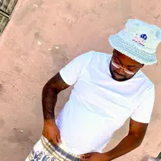 Escucha a 2300 BigBone, mira videos musicales, lee su biografía, consulta las fechas de las gira y más.