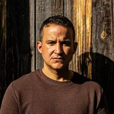 Presagioを聴いたり、ミュージックビデオを鑑賞したり、経歴やツアー日程などを確認したりしましょう！