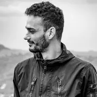 Luister naar undefined, bekijk muziekvideo's, lees de bio, bekijk de tourdata, en meer!