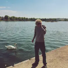 Ascolta Young Agger, guarda video musicali, leggi la biografia, vedi le date del tour & altro!