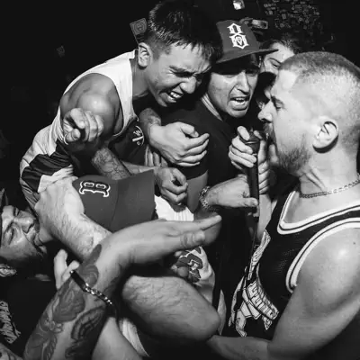 Listen to Senda de Honor, watch music videos, read bio, see tour dates & more!
