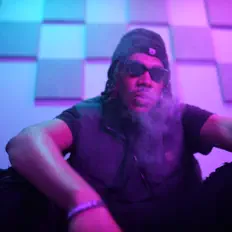 Dengarkan Xclusive Chris, tonton video musik, baca bio, lihat tanggal tur & lainnya!