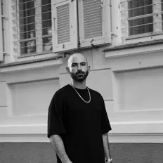 收听 אביב טל、观看音乐视频、阅读小传、查看巡演日期等 ！