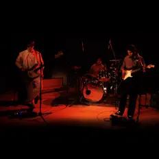 聆聽 LINDAA、觀看音樂影片、閱讀小傳、查看巡演日期等！