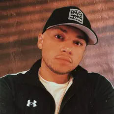 Hör dir Teddy Keys an, schau dir Musikvideos an, lies die Biografie, finde Tourdaten und mehr!