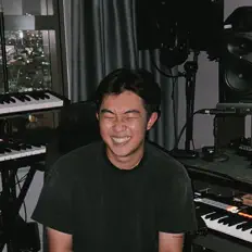 Dengarkan Hauxenz, tonton video musik, baca bio, lihat tanggal tur & lainnya!