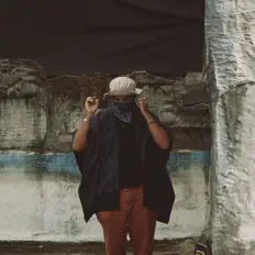Poslechněte si interpreta Stz Poetic, sledujte hudební videa, přečtěte si životopis, podívejte se na data turné a další informace.