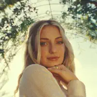 Ouve undefined, vê vídeos de música, lê a biografia, vê as datas da digressão e muito mais!