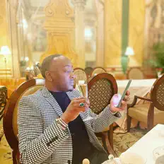 收听 LyricAL、观看音乐视频、阅读小传、查看巡演日期等 ！