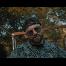 收听 Gino Blue 45、观看音乐视频、阅读小传、查看巡演日期等 ！