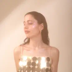 Listen to Elle Valenci, watch music videos, read bio, see tour dates & more!