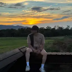 聆聽 Titán Salguero、觀看音樂影片、閱讀小傳、查看巡演日期等！