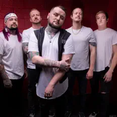 收听 Fighting the Phoenix、观看音乐视频、阅读小传、查看巡演日期等 ！