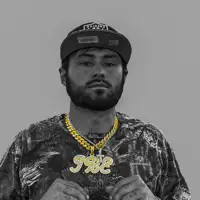 Luister naar undefined, bekijk muziekvideo's, lees de bio, bekijk de tourdata, en meer!