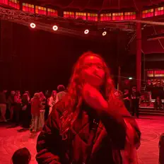 Ascolta JULIANNA, guarda video musicali, leggi la biografia, vedi le date del tour & altro!