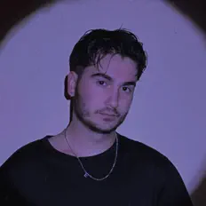 Benja dinle, müzik videolarını izle, biyografisini oku, tur tarihlerini ve daha fazlasını gör!