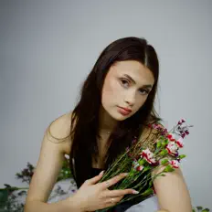 Escucha a Maddy Jayde, mira vídeos musicales, lee la biografía, consulta fechas de giras y mucho más.