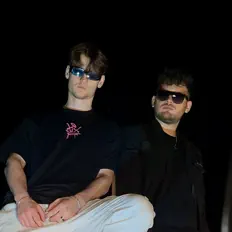 Ascolta Donaldosz x Center, guarda video musicali, leggi la biografia, vedi le date del tour & altro!