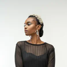 Listen to Izabelug, watch music videos, read bio, see tour dates & more!