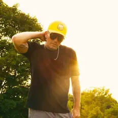 Hör dir Matt Austin an, schau dir Musikvideos an, lies die Biografie, finde Tourdaten und mehr!