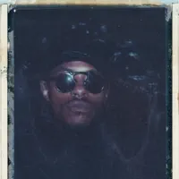 Ouça undefined, assista a videoclipes, leia a biografia, veja as datas das turnês e mais!