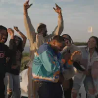 undefined सुनें, म्यूज़िक वीडियो देखें, बायो पढ़ें, दौरे की तारीखें और बहुत कुछ देखें!