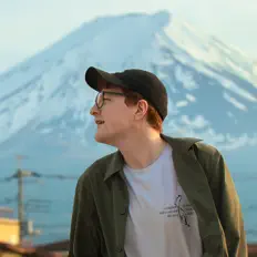 Ascolta Keepsake, guarda video musicali, leggi la biografia, vedi le date del tour & altro!