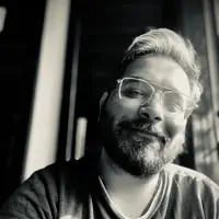 undefined सुनें, म्यूज़िक वीडियो देखें, बायो पढ़ें, दौरे की तारीखें और बहुत कुछ देखें!