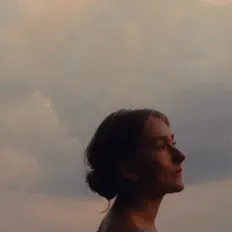 Melanie Champagneを聴いたり、ミュージックビデオを鑑賞したり、経歴やツアー日程などを確認したりしましょう！