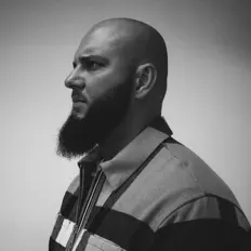 Ascolta Брутто, guarda video musicali, leggi la biografia, vedi le date del tour & altro!