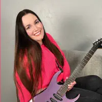 Ouça undefined, assista a videoclipes, leia a biografia, veja as datas das turnês e mais!