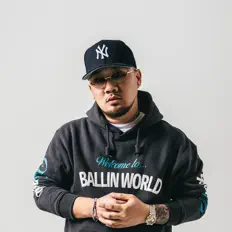 BASH da RIPPAを聴いたり、ミュージックビデオを鑑賞したり、経歴やツアー日程などを確認したりしましょう！