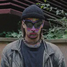 聆聽 PLNTDDY、觀看音樂影片、閱讀小傳、查看巡演日期等！