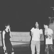 Listen to 越冬, watch music videos, read bio, see tour dates & more!