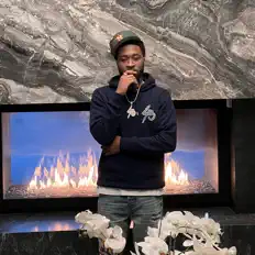 Rudeboy Bambinoを聴いたり、ミュージックビデオを鑑賞したり、経歴やツアー日程などを確認したりしましょう！